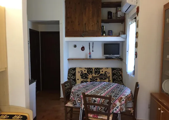 Ferdinanda Costa Rei, Sardegna